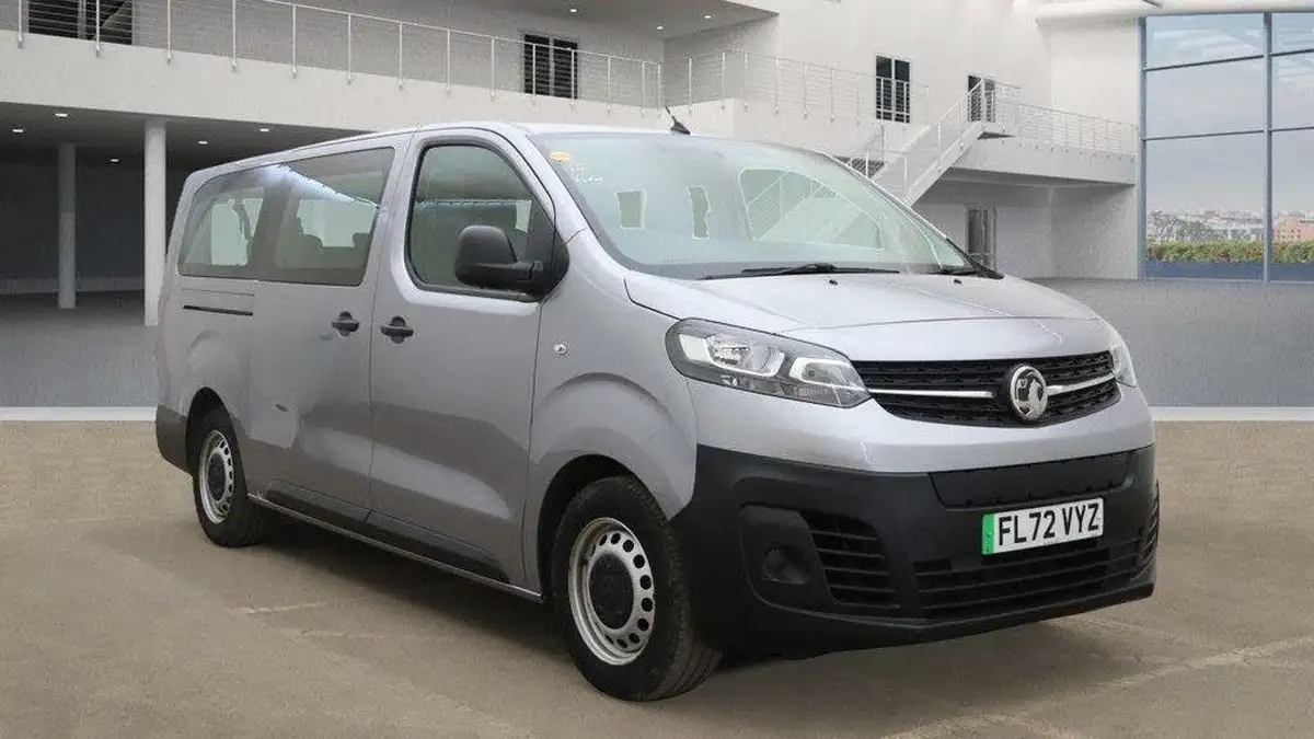 2022-vauxhall-vivaro-life-e-combi-l-9-seat-big-2