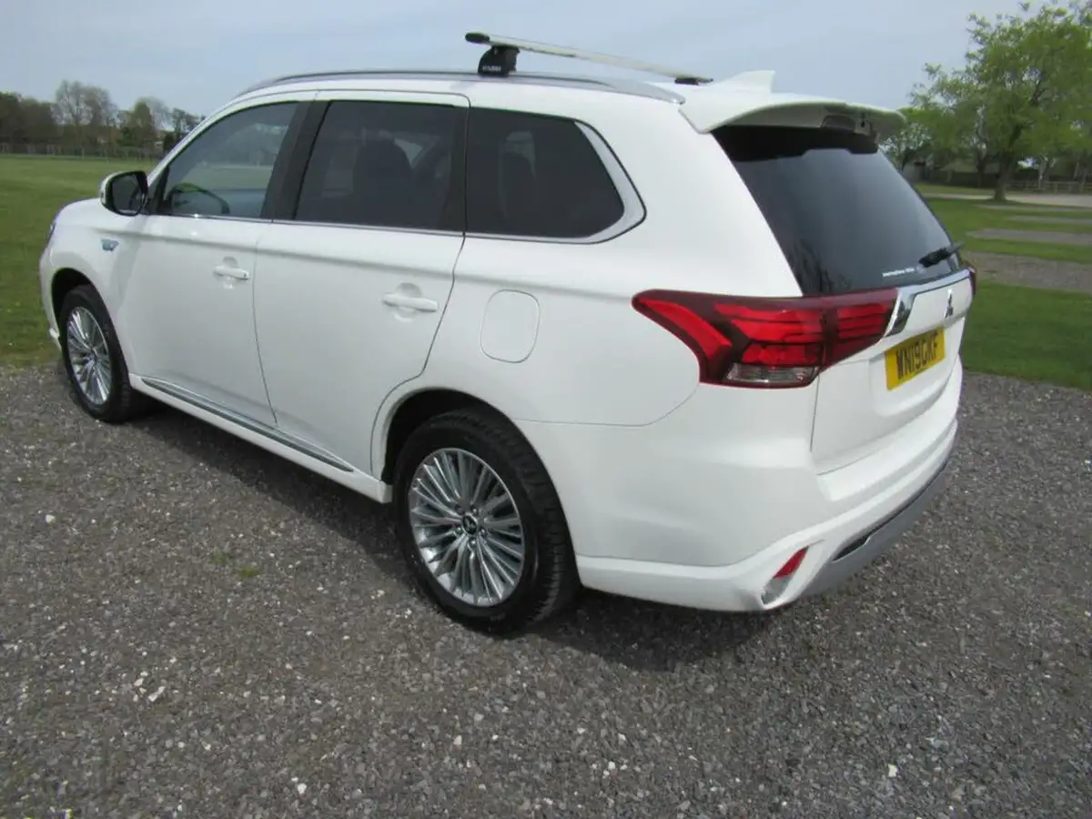 2019-mitsubishi-outlander-24-juro-phev-ss-big-3