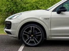 2023-porsche-cayenne-30-v6-e-hybrid-462ps-station-wagon-small-12