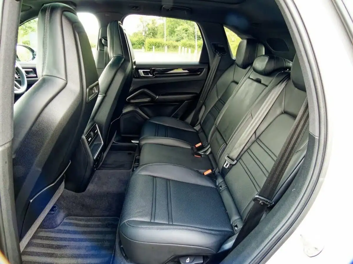 2023-porsche-cayenne-30-v6-e-hybrid-462ps-station-wagon-big-29