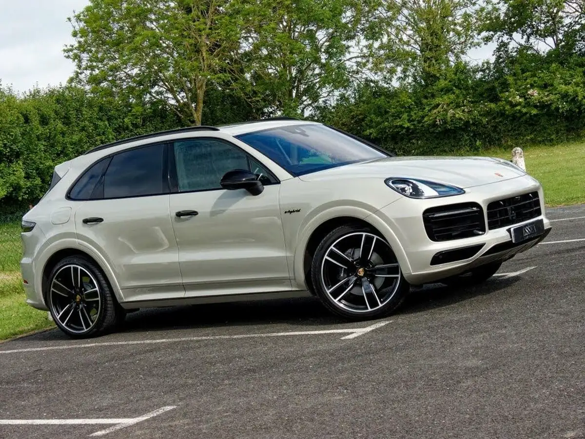 2023-porsche-cayenne-30-v6-e-hybrid-462ps-station-wagon-big-1