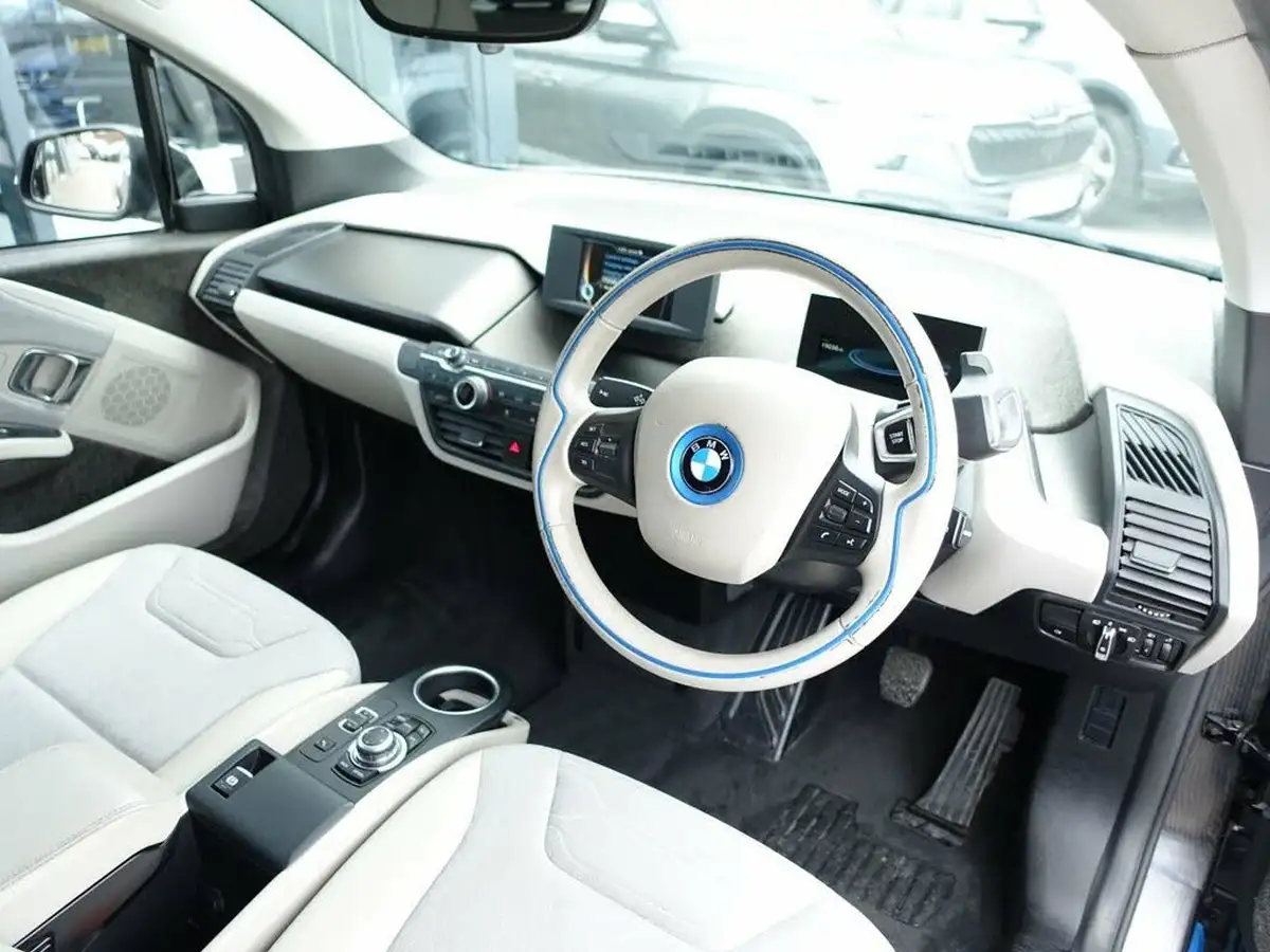 2016-bmw-i3-e-big-12