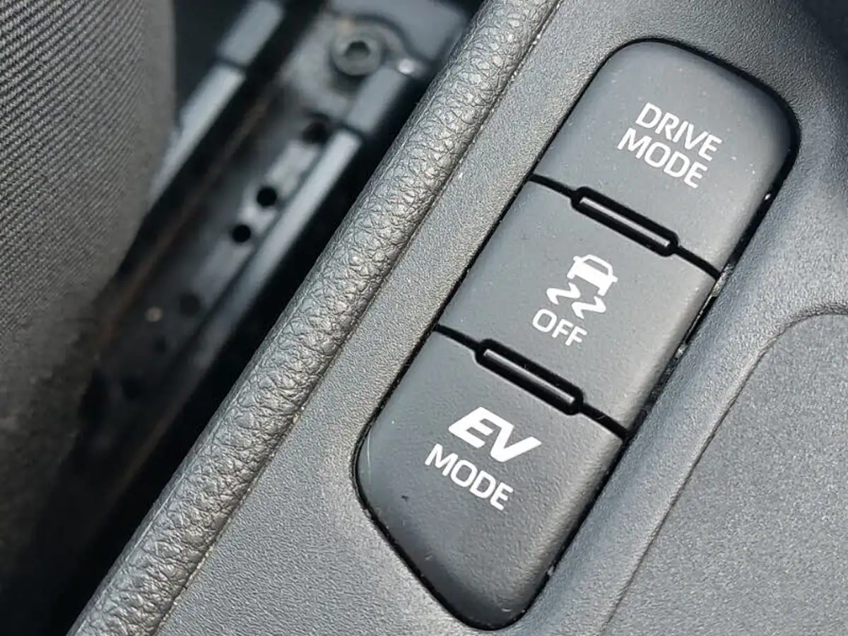 2022-toyota-yaris-15-vvt-i-design-panoramic-roof-big-11