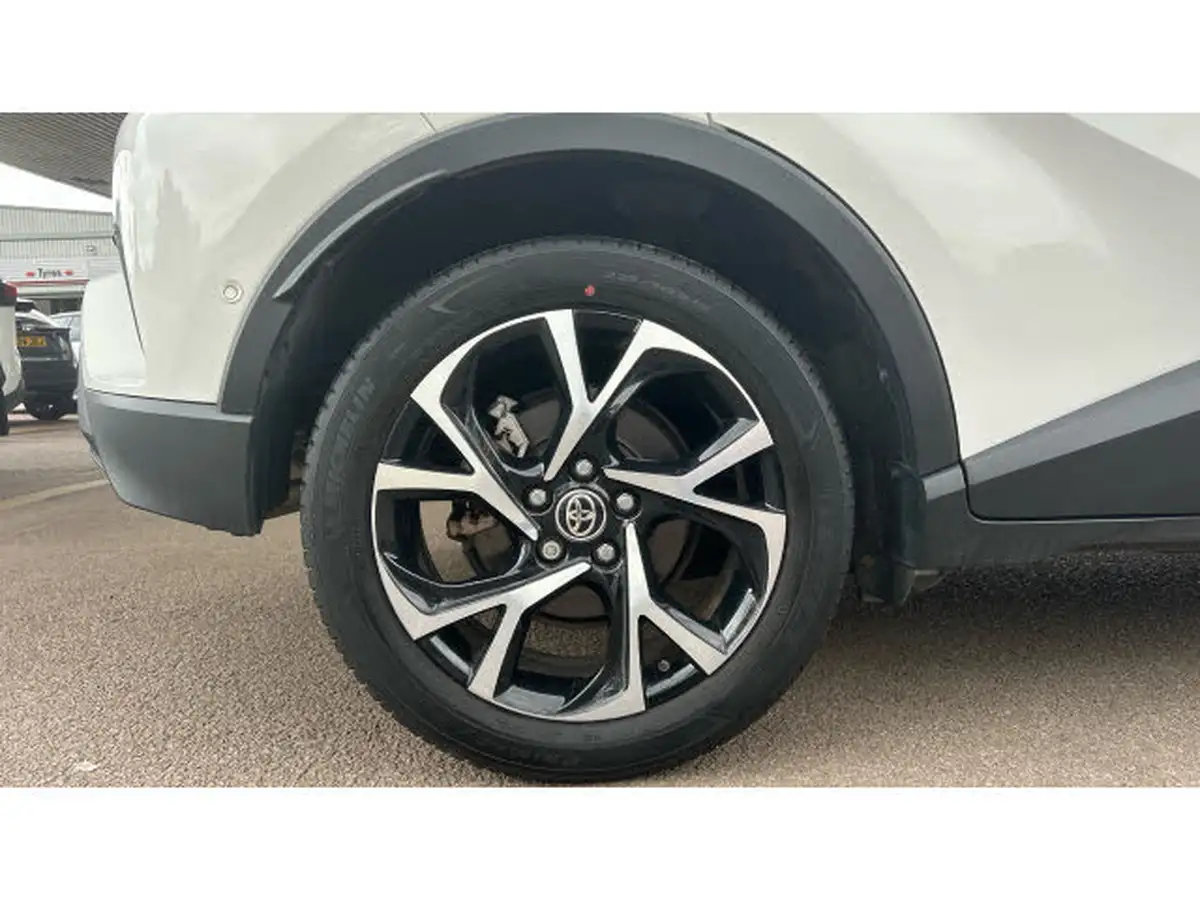 2020-toyota-c-hr-18-vvt-i-design-big-17
