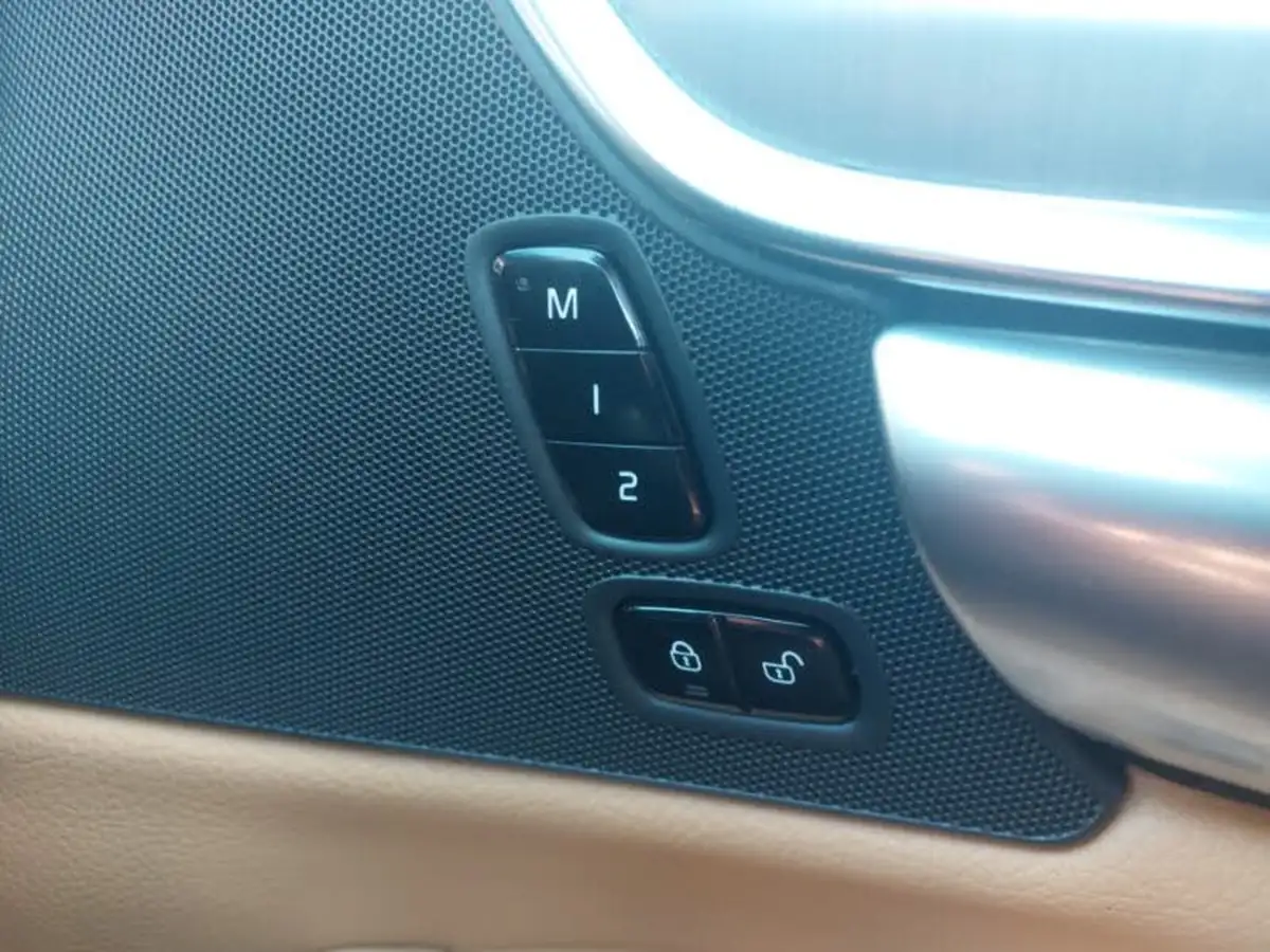 2019-volvo-v90-20-t4-momentum-plus-big-13