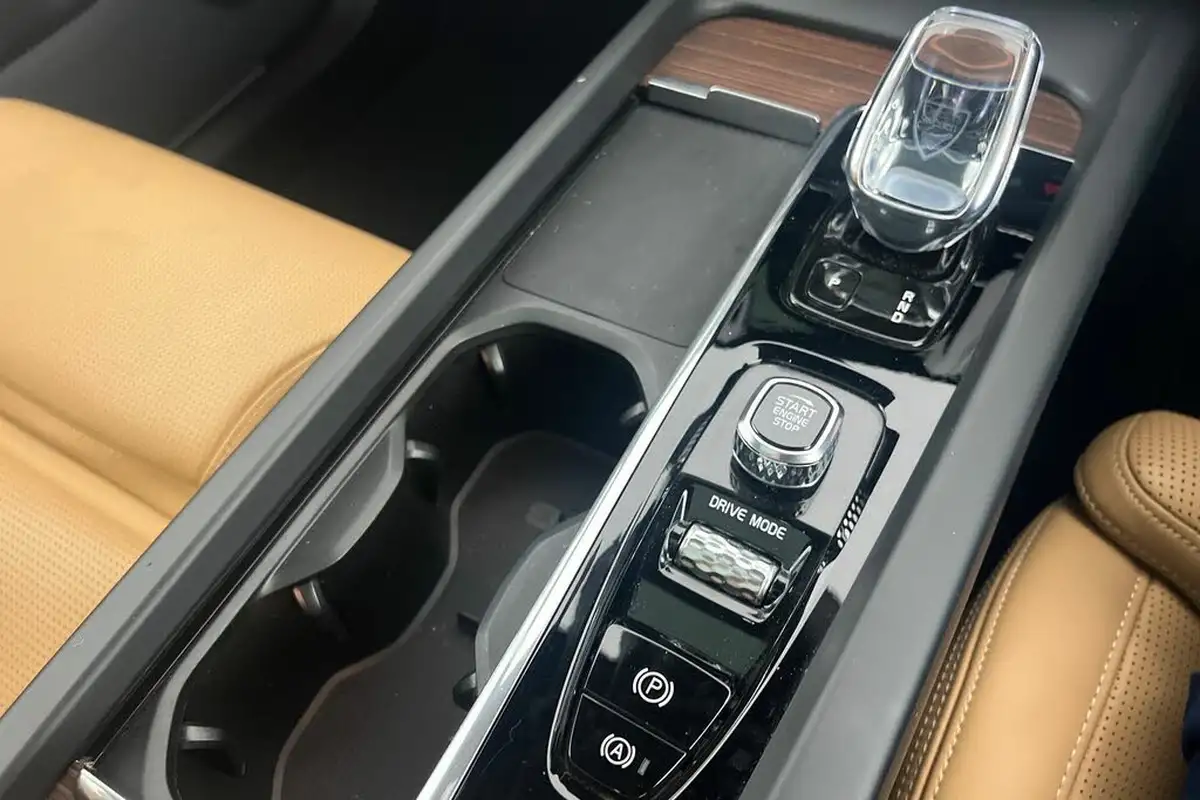 2021-volvo-xc60-20-t8-inscription-pro-390bhp-big-12