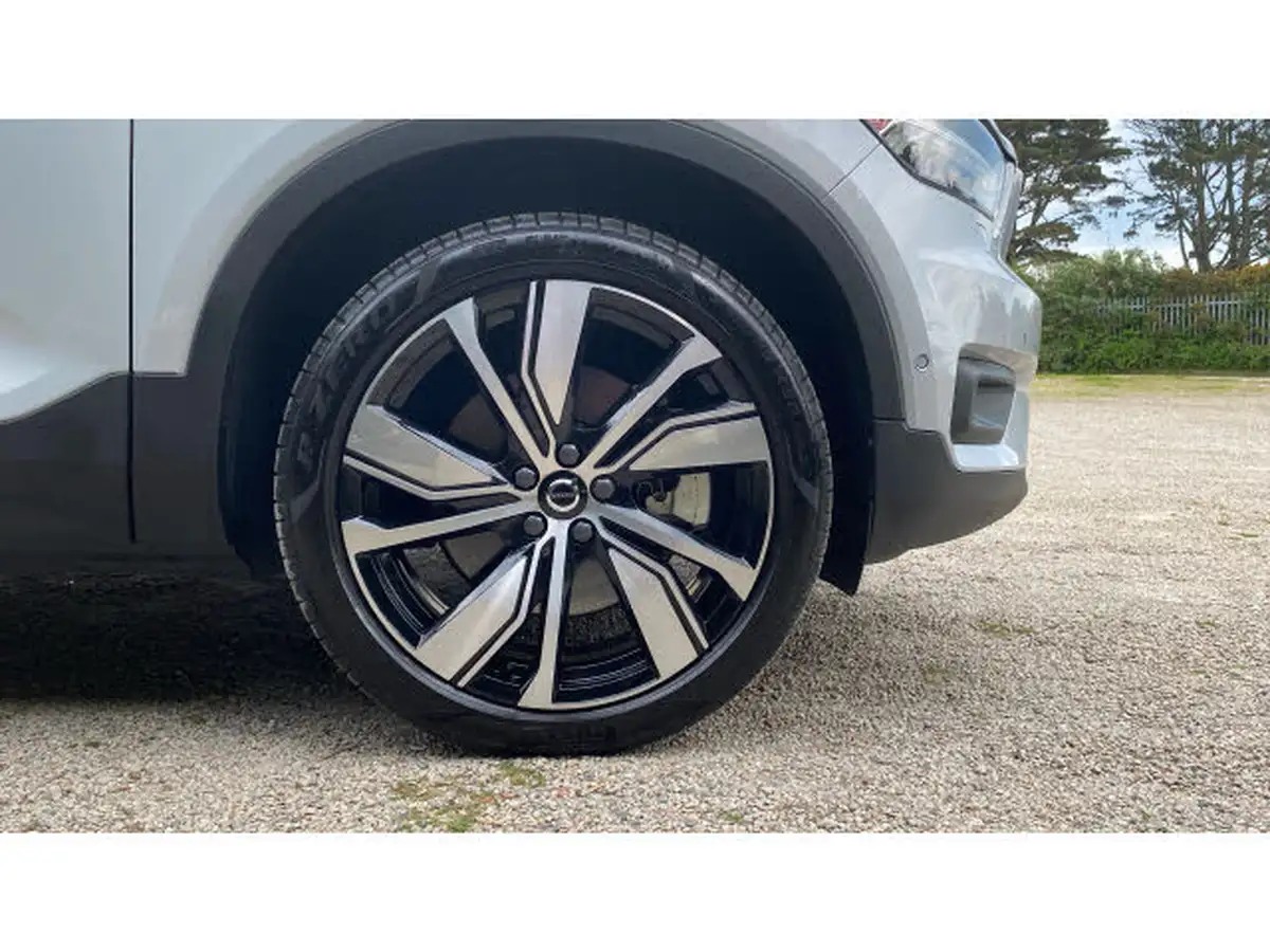2022-volvo-xc40-e-recharge-pro-big-15