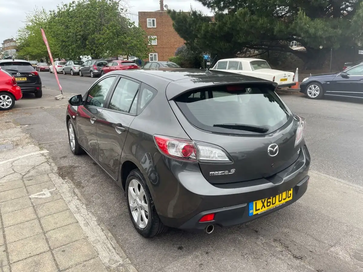 2010-mazda-mazda3-20-ts2-big-6