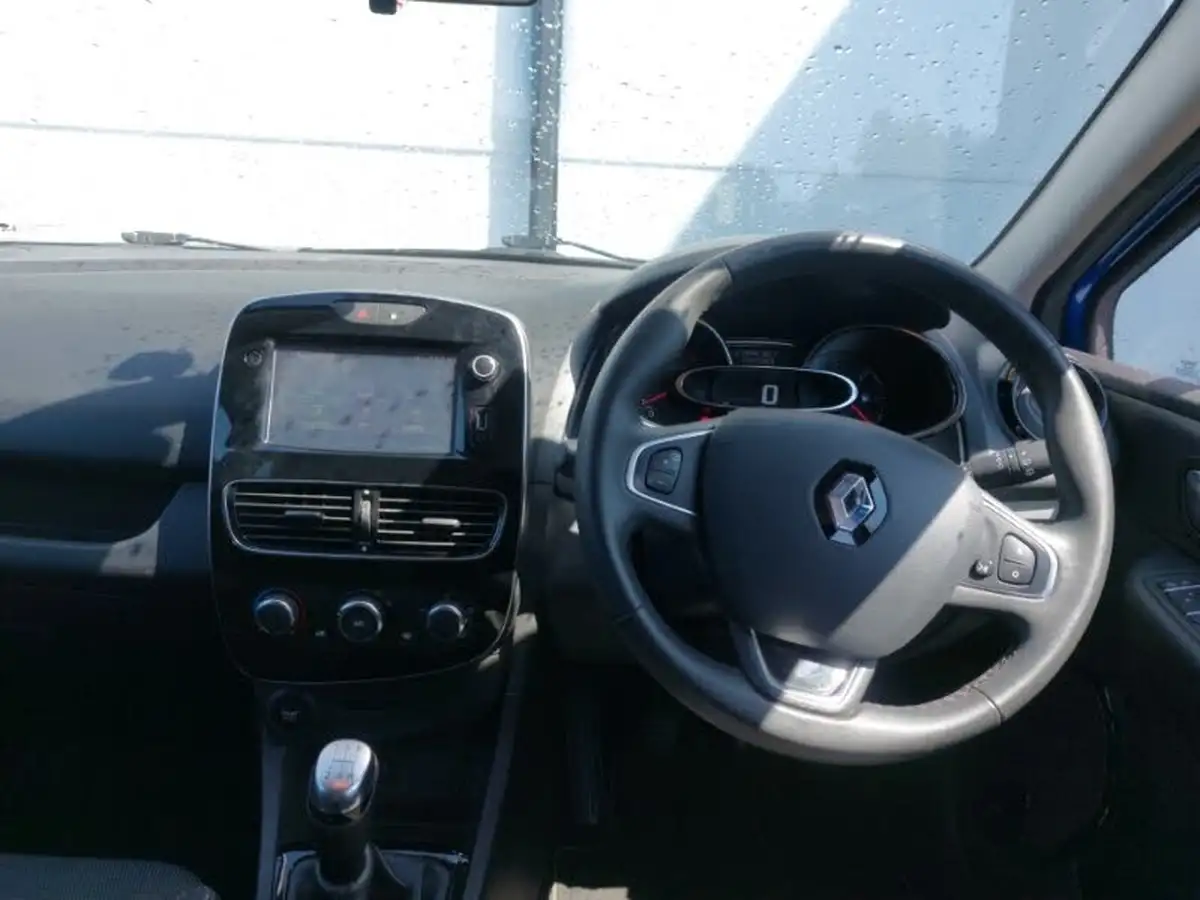 2018-renault-clio-09-tce-iconic-75ps-big-2
