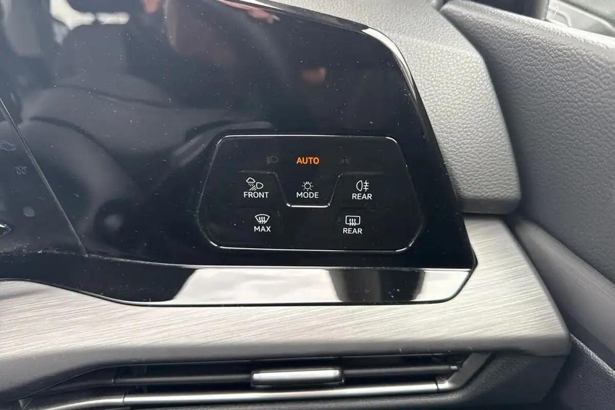 2022-volkswagen-golf-15-etsi-style-150ps-hatchback-big-39