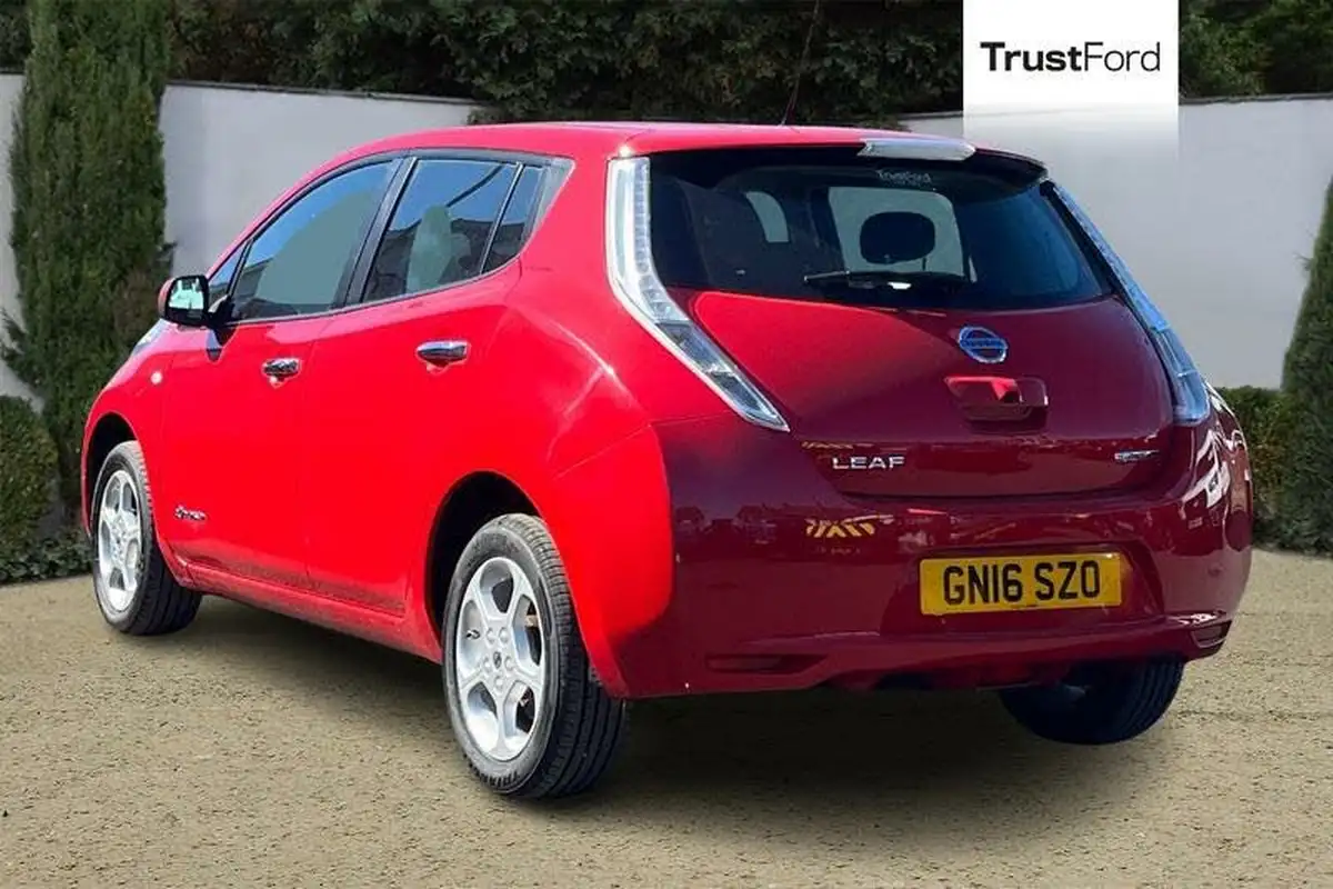 2016-nissan-leaf-e-acenta-30kwh-big-1