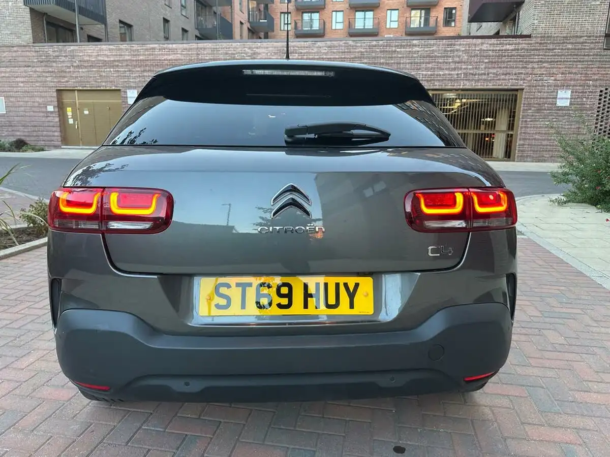 2019-citroen-c4-cactus-12-puretech-flair-130ps-eat6-big-29