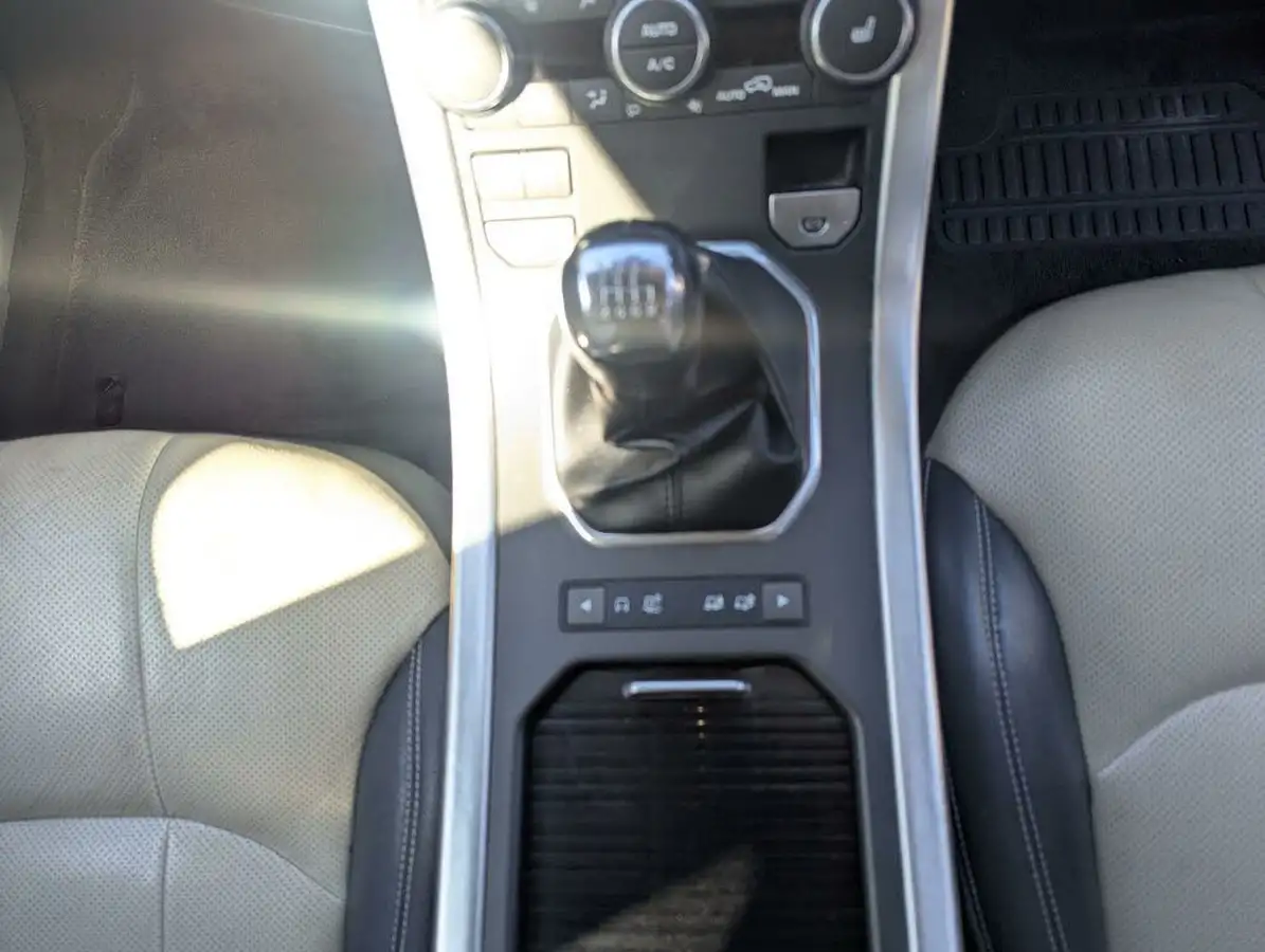 2016-land-rover-range-rover-evoque-20td4-se-tech-ss-hatchback-5d-big-11