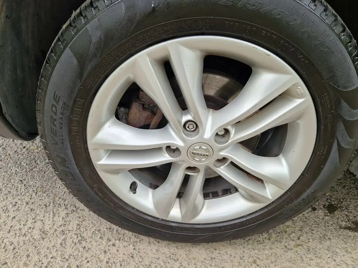 2010-nissan-qashqai-15td-n-tec-big-14