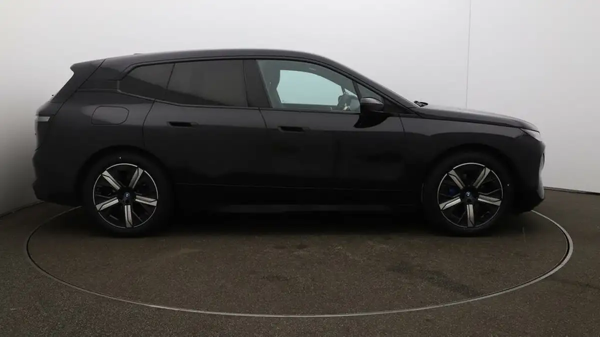 2022-bmw-ix-e-xdrive-40-m-sport-big-47