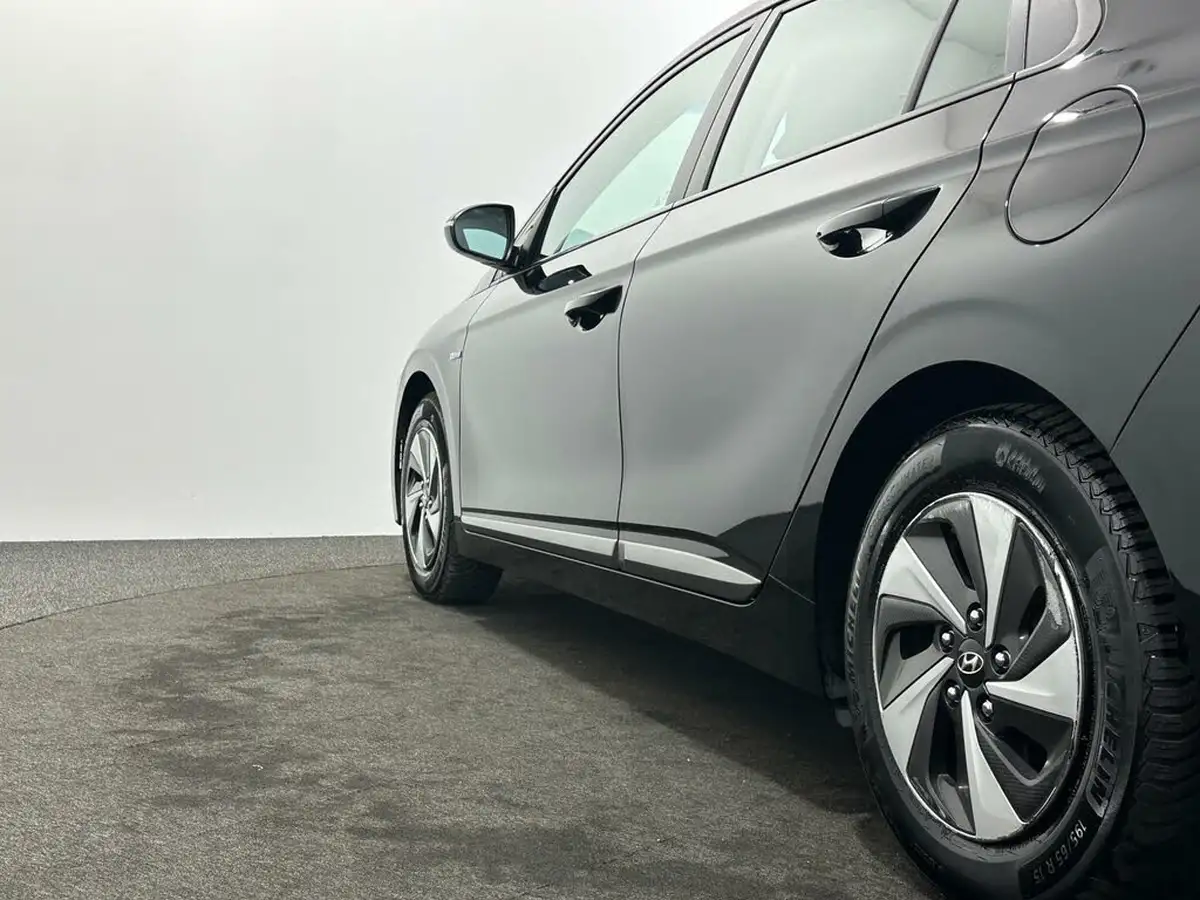 2018-hyundai-ioniq-16-gdi-se-hybrid-big-45