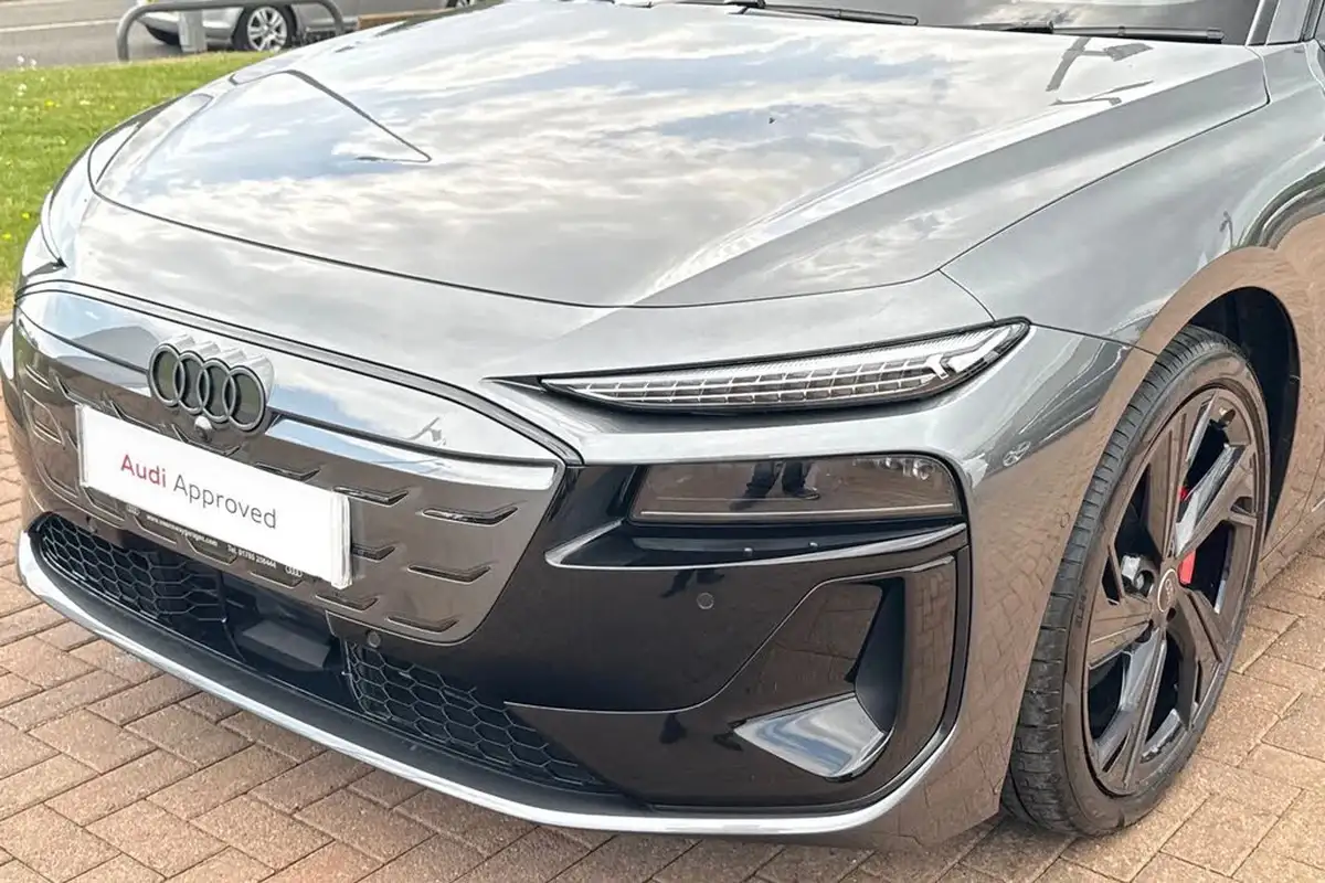 2025-audi-a6-e-tron-e-launch-edition-big-30