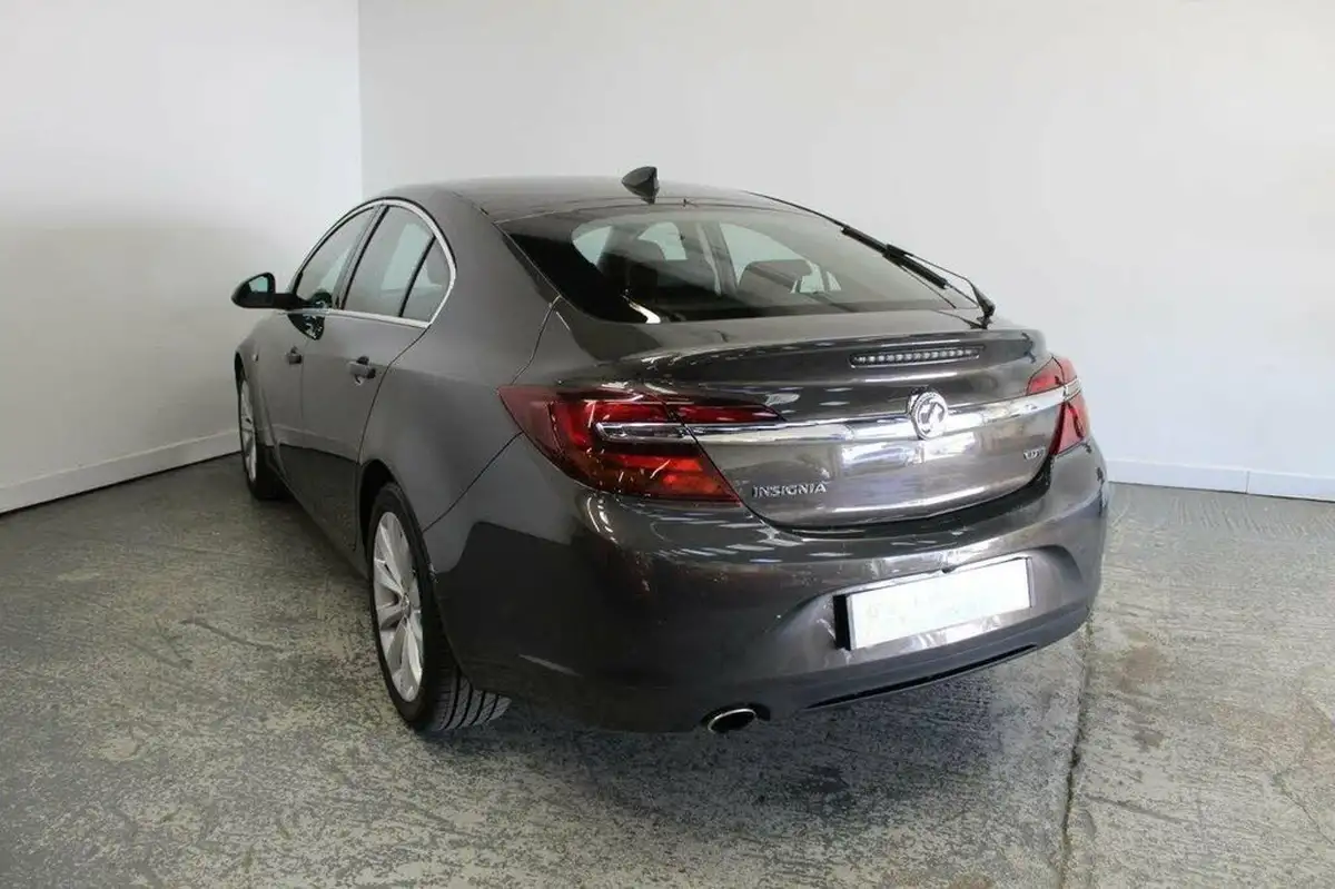2015-vauxhall-insignia-20cdti-elite-nav-ecoflex-ss-hatchback-5d-big-6