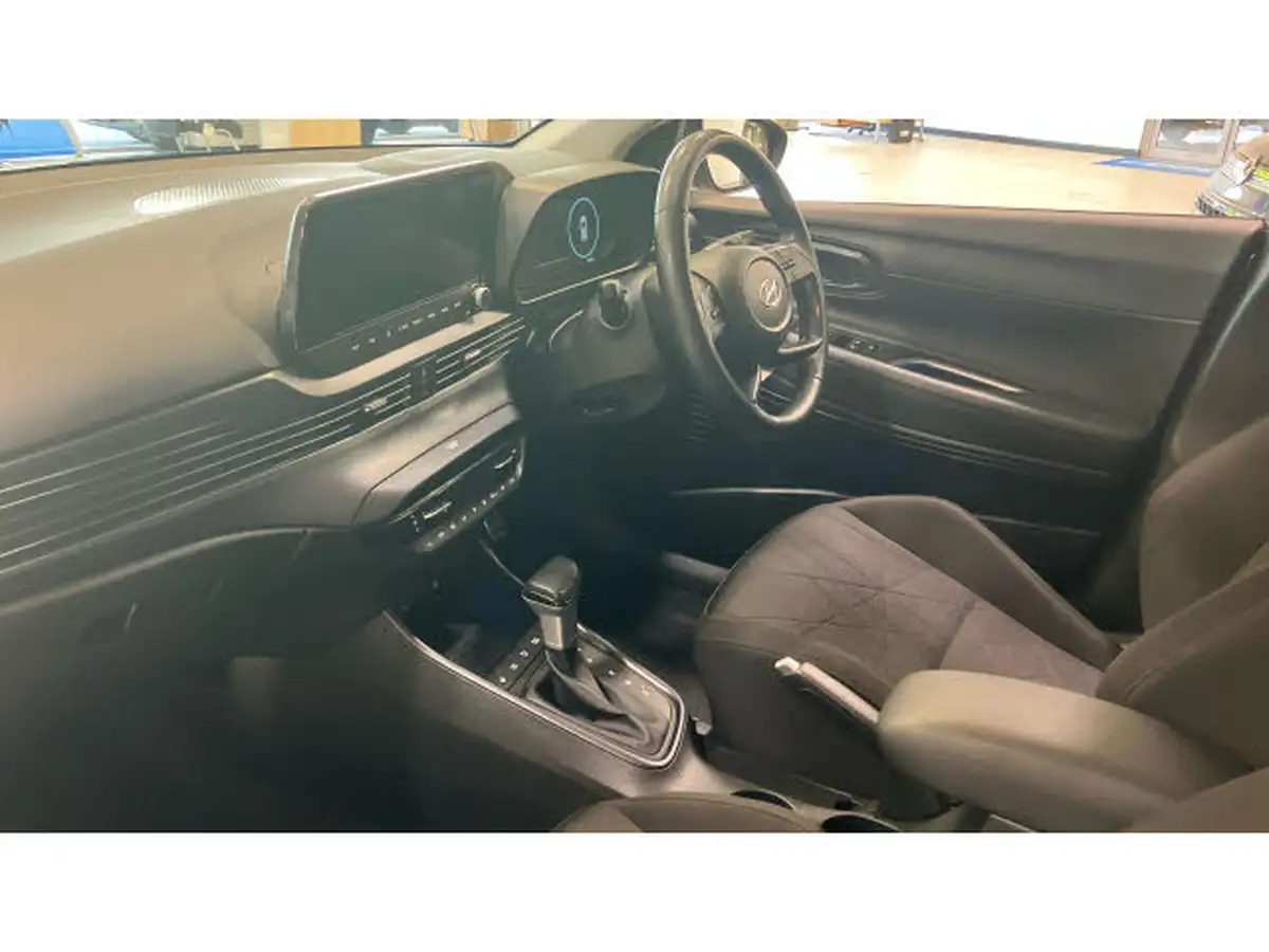 2022-hyundai-bayon-10-t-gdi-premium-100ps-dct-big-8