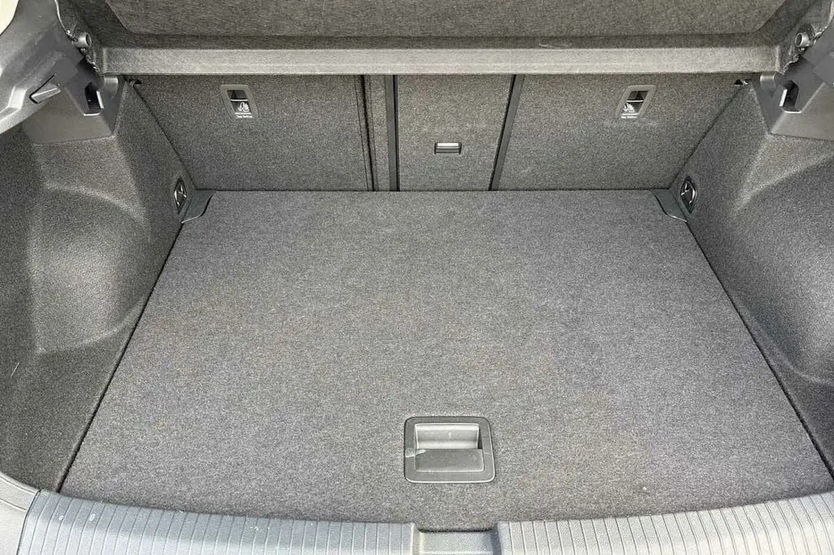 2024-volkswagen-t-roc-10-tsi-life-110ps-big-10