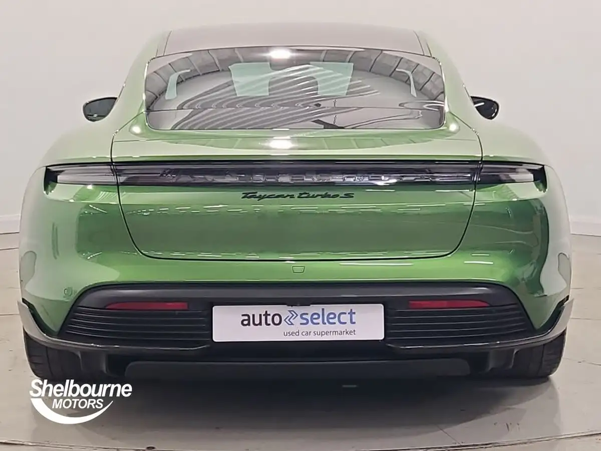 2022-porsche-taycan-e-turbo-s-big-13