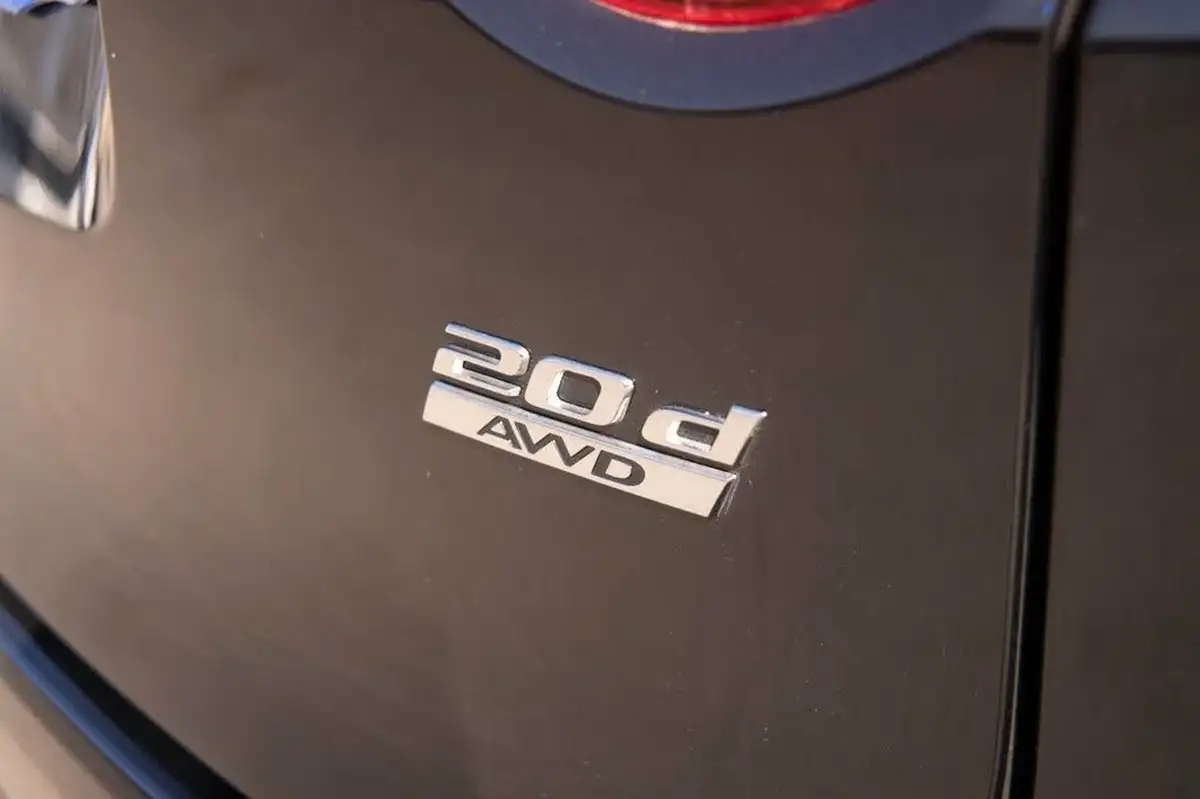 2019-jaguar-f-pace-20-i4d-chequered-flag-180ps-big-46