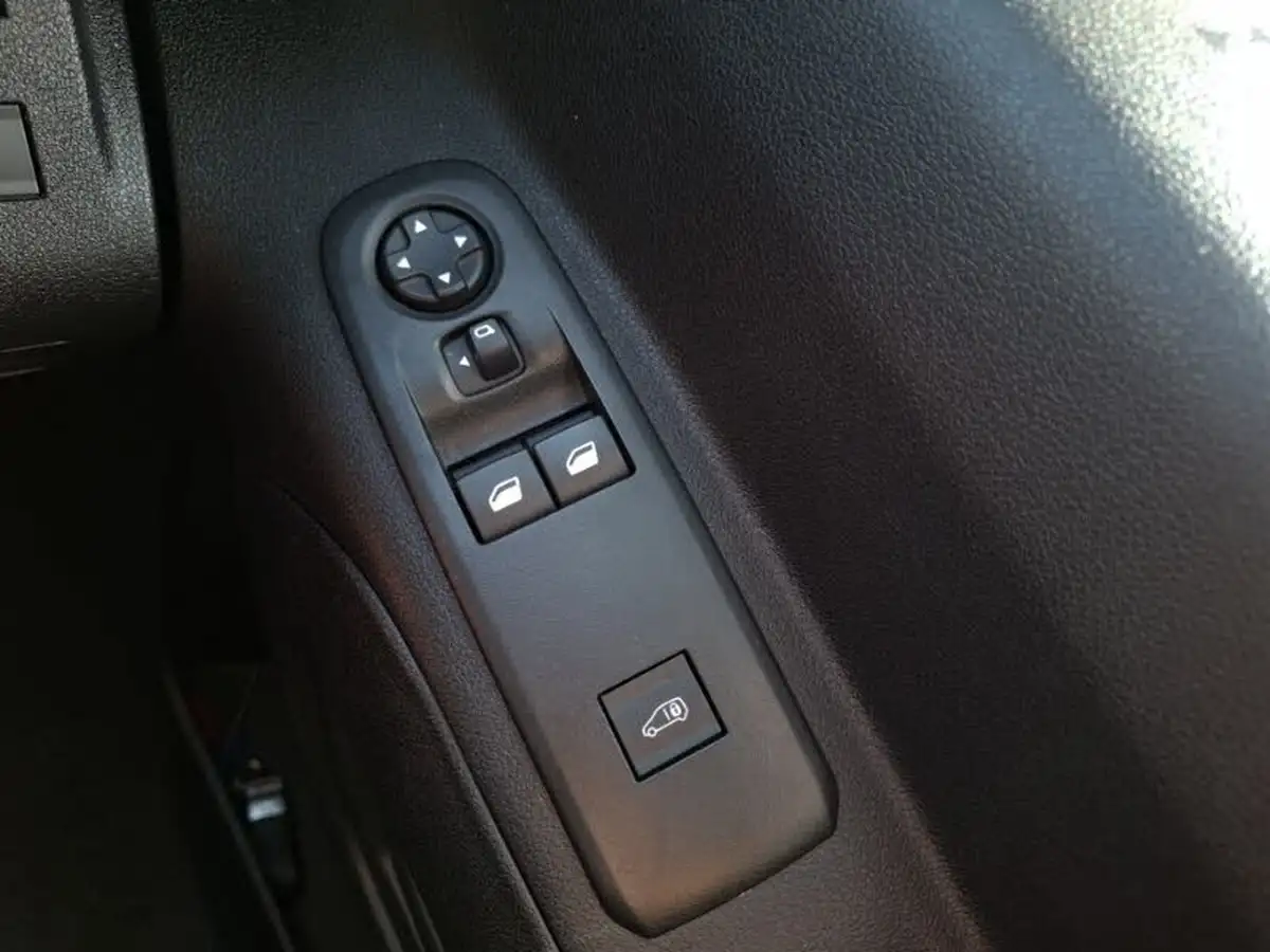 2024-peugeot-partner-15-bluehdi-professional-100pseu6d-big-15