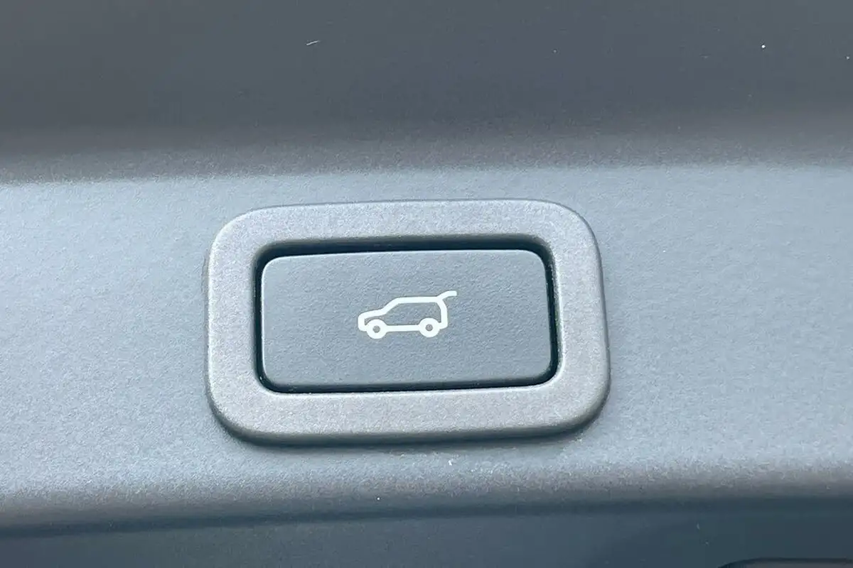 2021-jaguar-f-pace-30-d300-r-dynamic-se-mhev-big-32