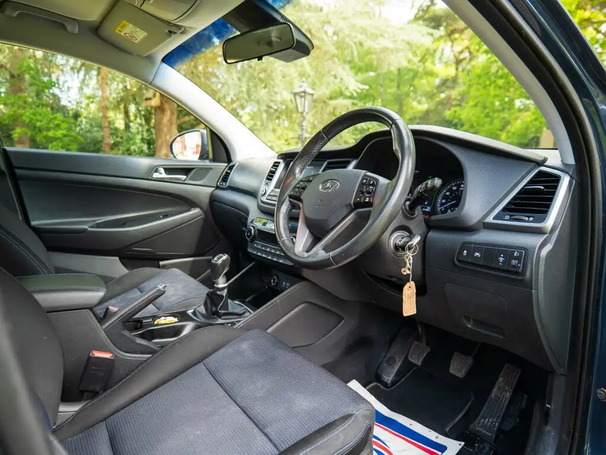 2018-hyundai-tucson-17crdi-blue-drive-se-nav-116ps-big-9