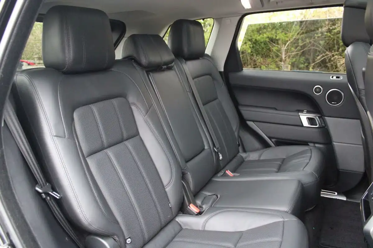 2019-land-rover-range-rover-sport-30-sdv6-hse-dynamic-big-7
