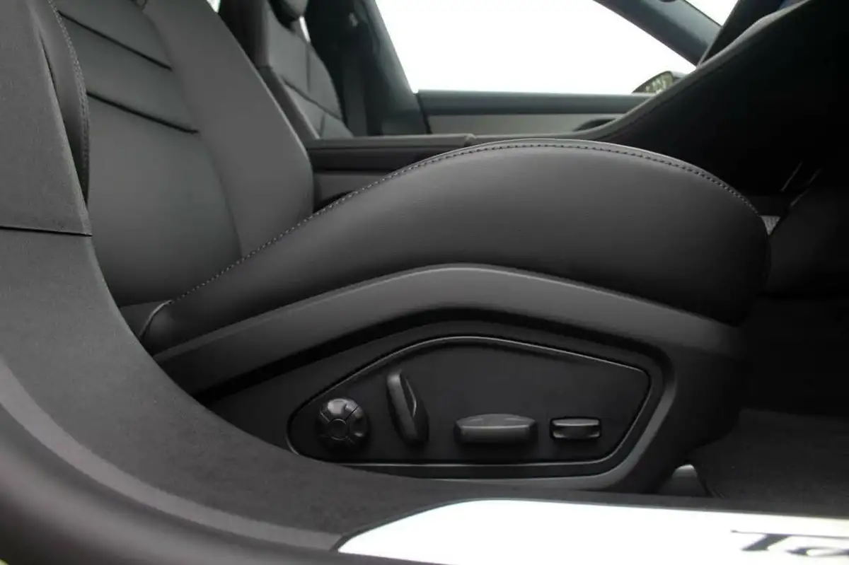 2024-porsche-taycan-e-4s-sport-turismo-544ps-big-9