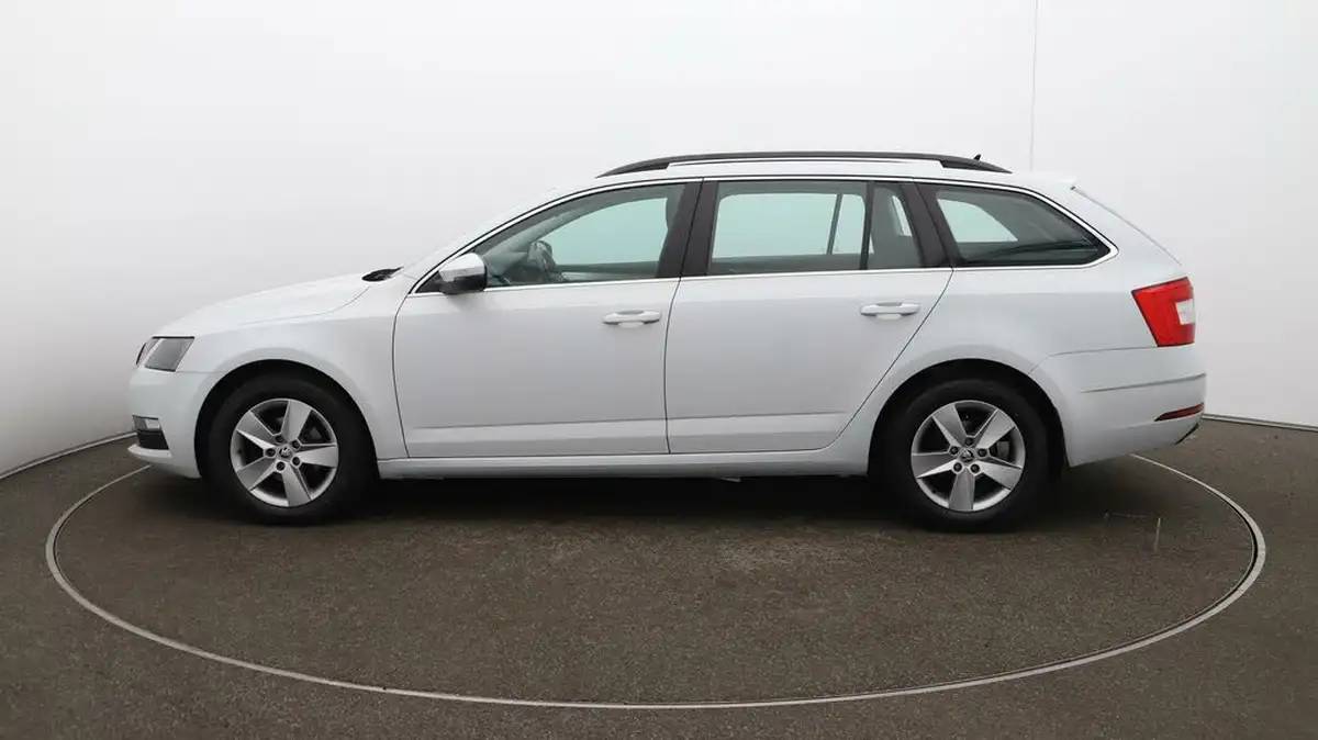 2020-skoda-octavia-16tdi-se-technology-estate-big-63