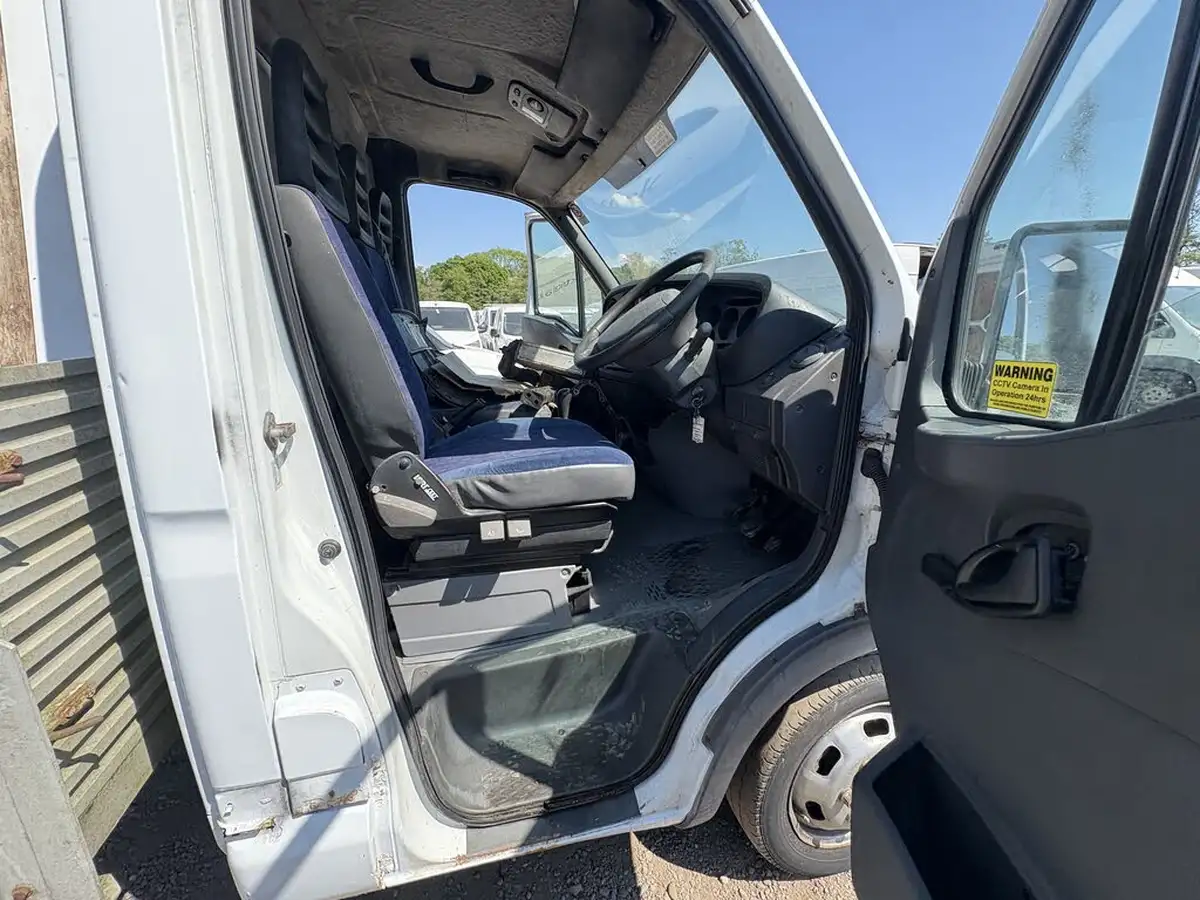 2004-iveco-daily-c-class-23td-35c12-swb-dropside-truck-big-3