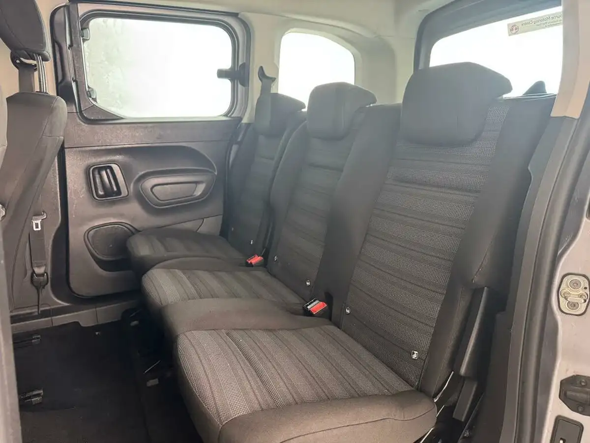 2021-vauxhall-combo-life-12i-edition-big-13