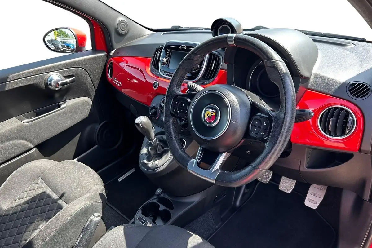 2021-abarth-595-14-tjet-big-5