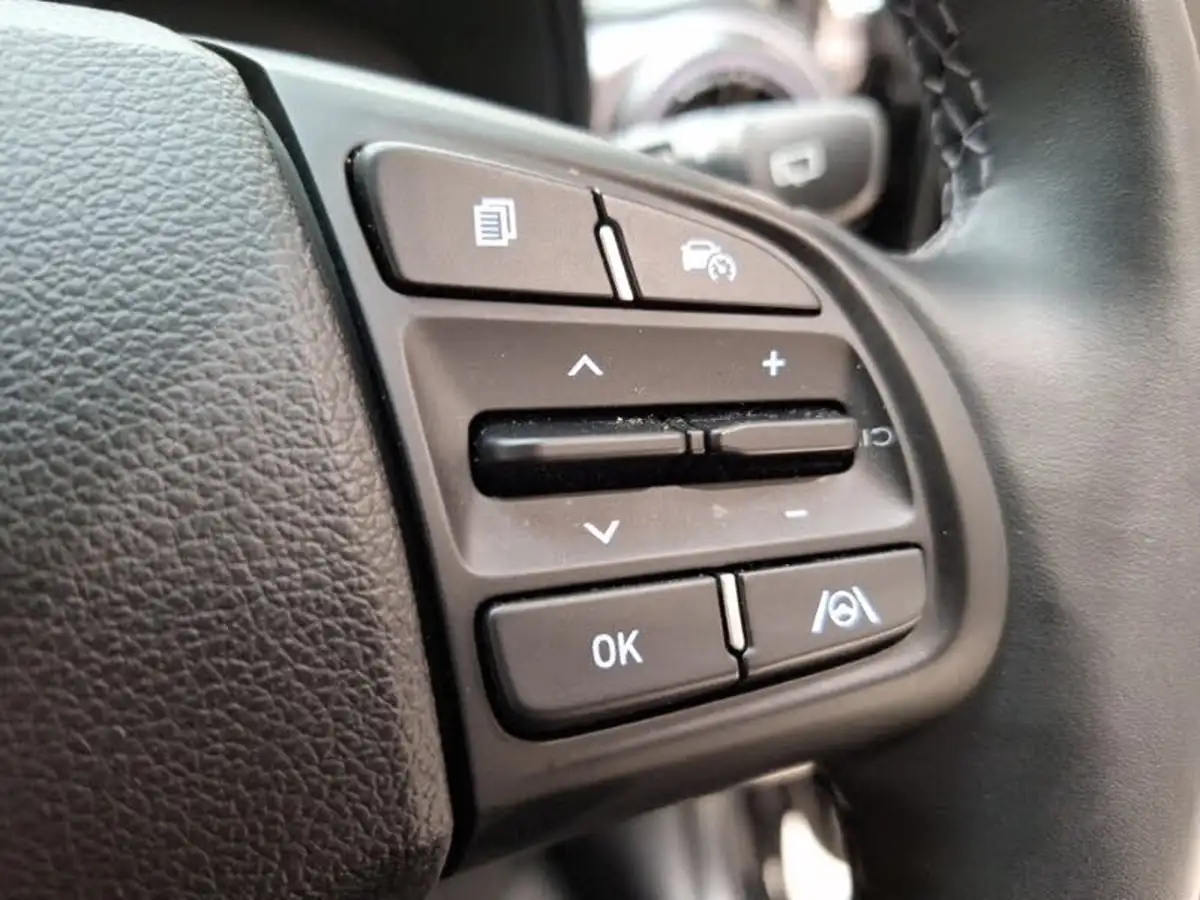 2024-hyundai-i10-10-premium-63ps-auto-big-17