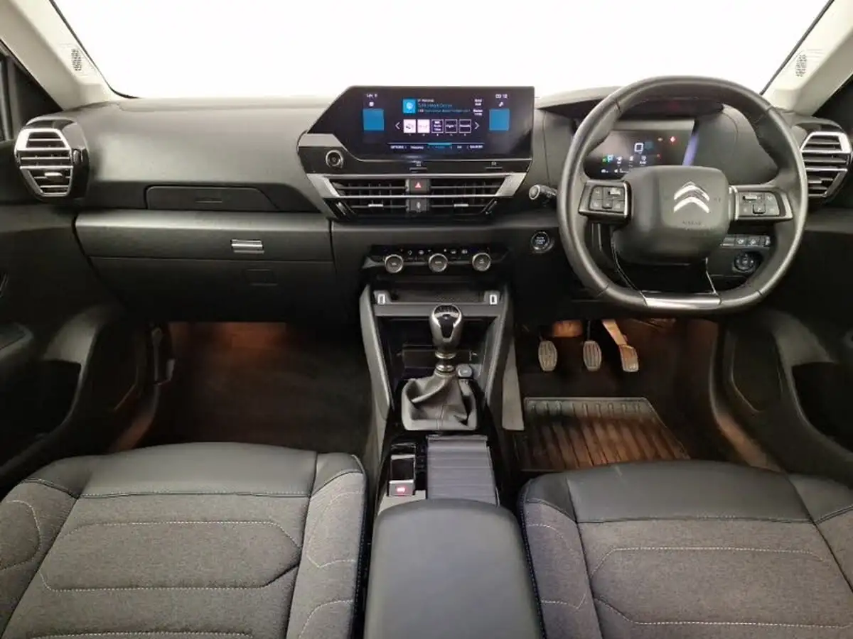 2022-citroen-c4-12-puretech-shine-130ps-big-2