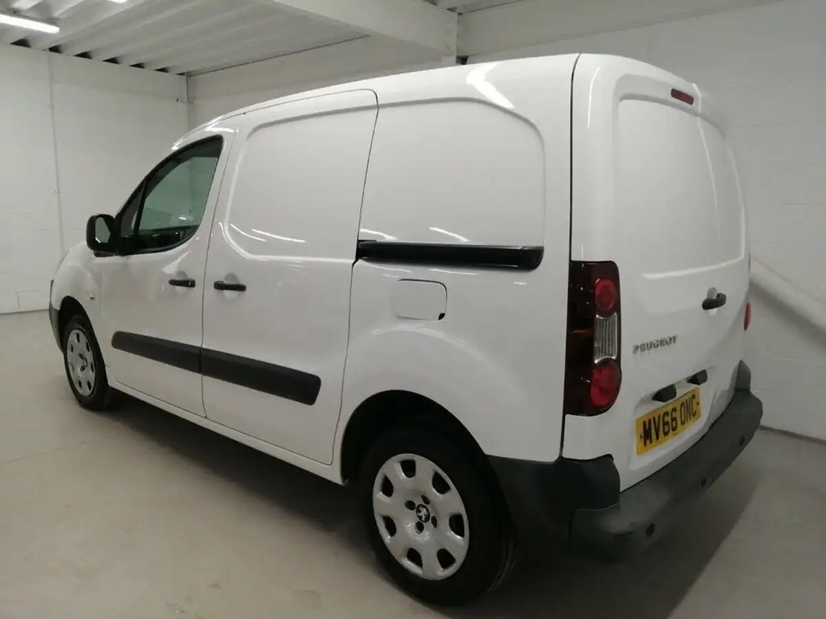 2016-peugeot-partner-16bluehdi-professional-l1-100eu6-854-big-23