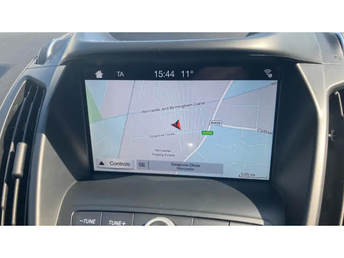 2019-ford-kuga-20tdci-st-line-180ps-awd-powershift-big-11