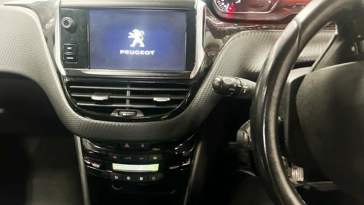2016-peugeot-2008-suv-12-puretech-allure-82bhp-big-4