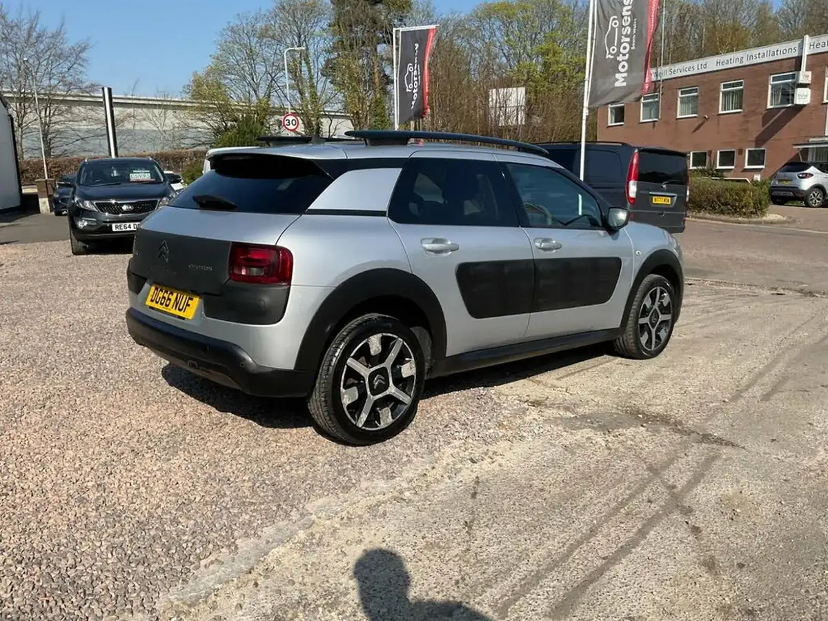 2016-citroen-c4-cactus-16bluehdi-flair-edition-big-64