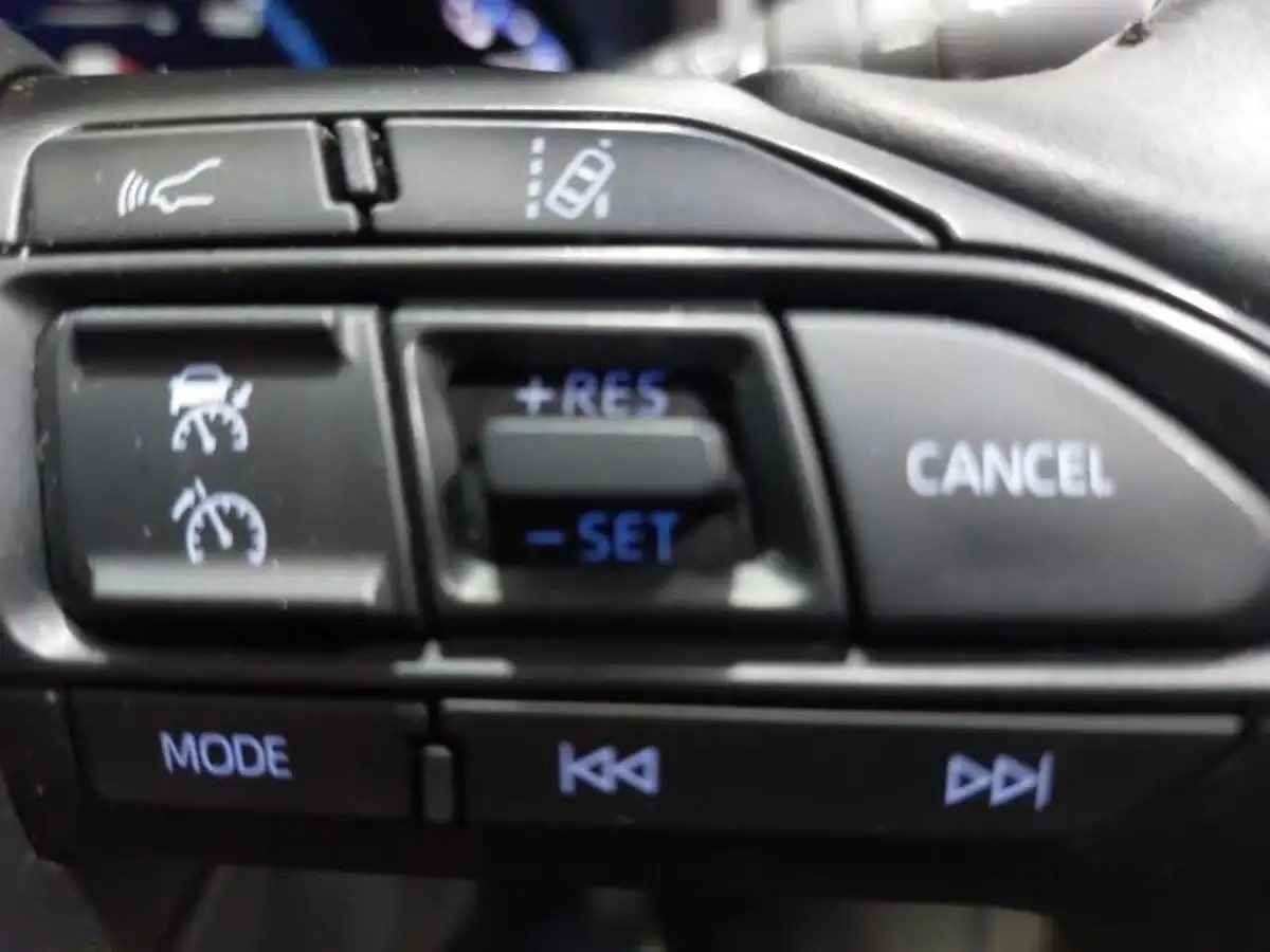 2023-toyota-yaris-cross-15-vvt-i-excel-awd-i-big-16