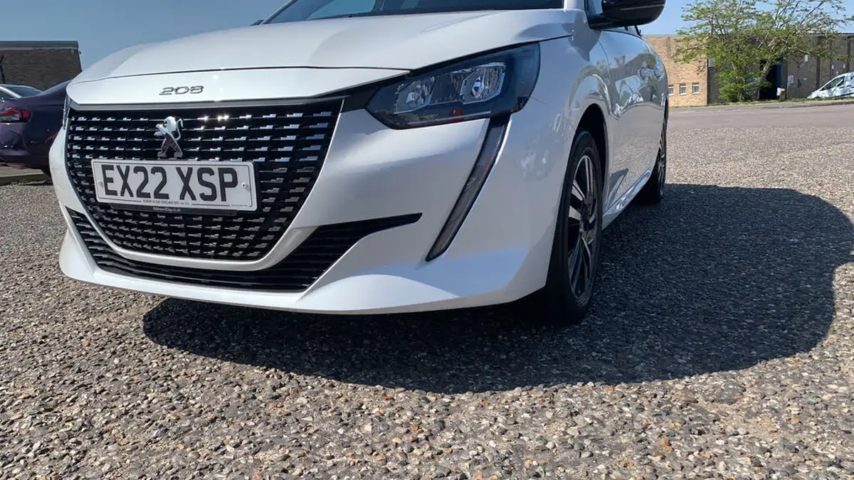 2022-peugeot-208-12-puretech-allure-premium-100bhp-eat8-big-54