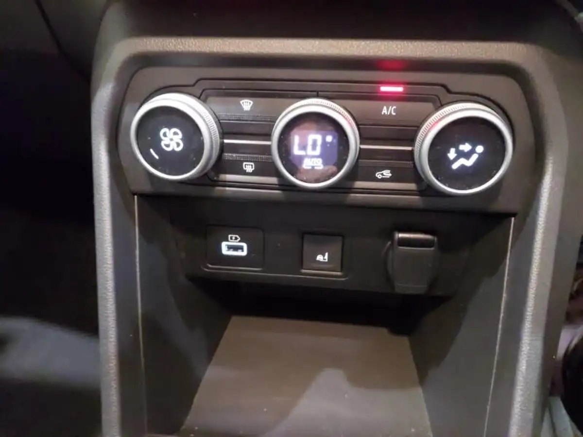 2024-dacia-sandero-stepway-10-tce-extreme-90bhp-big-15