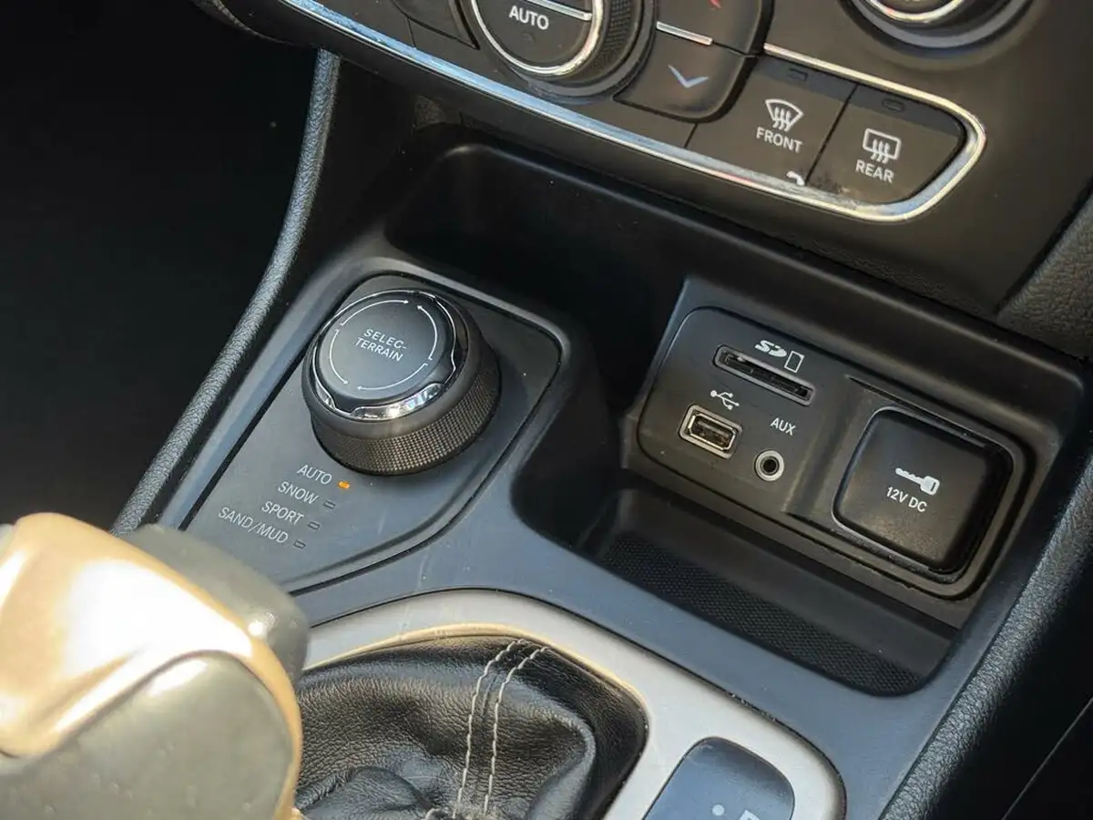 2014-jeep-cherokee-20crd-limited-168bhp-4wd-ss-auto-big-36