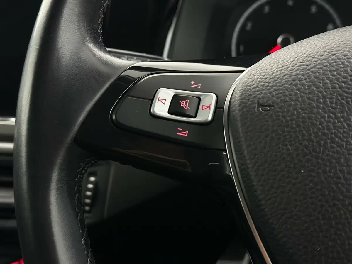 2018-volkswagen-polo-10-tsi-se-big-12