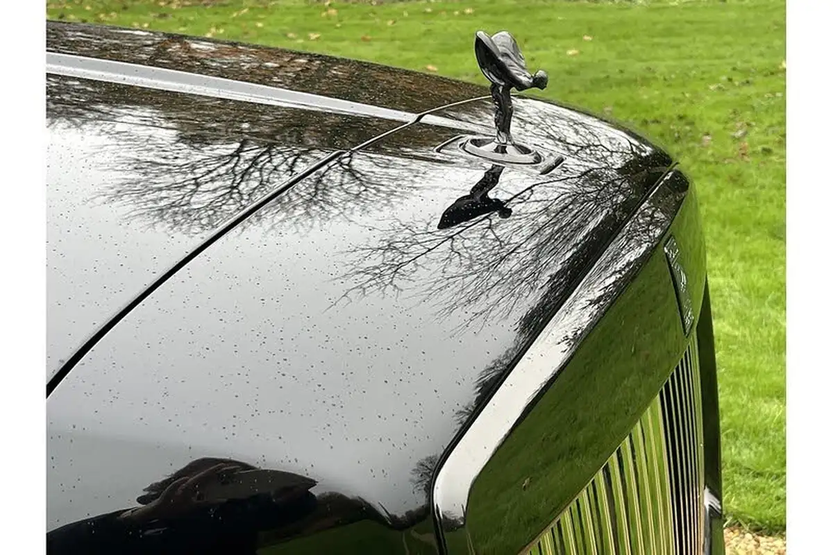 2023-rolls-royce-cullinan-675-black-badge-big-15