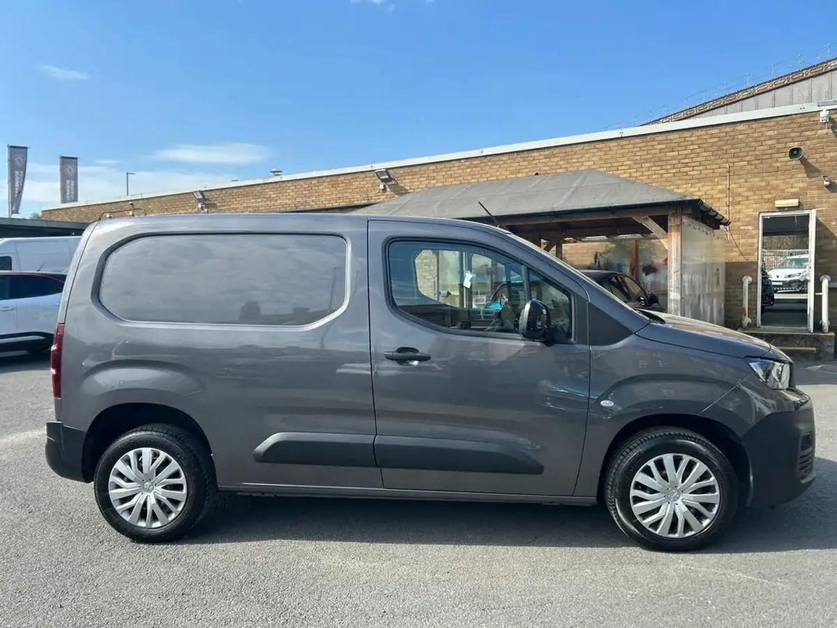 2022-peugeot-partner-15-bluehdi-1000-professional-premium-100pseu6d-big-23