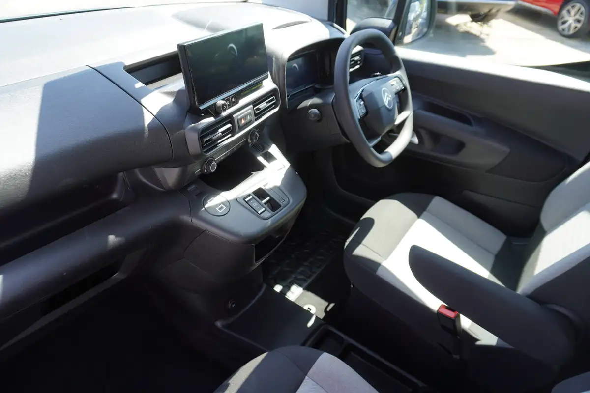 2024-citroen-berlingo-e-plus-xl-size-big-22