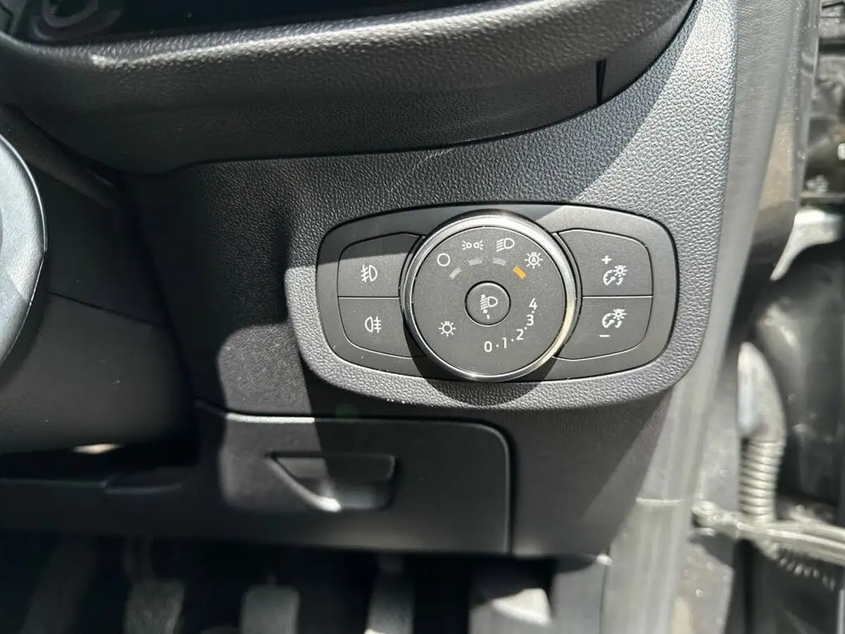 2022-ford-fiesta-10t-trend-100ps-5d-big-22